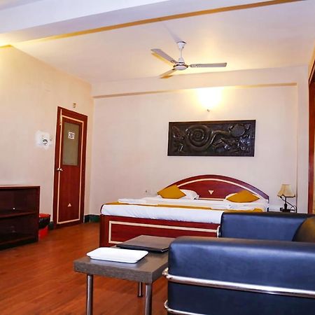 Fabhotel Shivangan Kolkata Airport - Fully Vaccinated Staff Экстерьер фото
