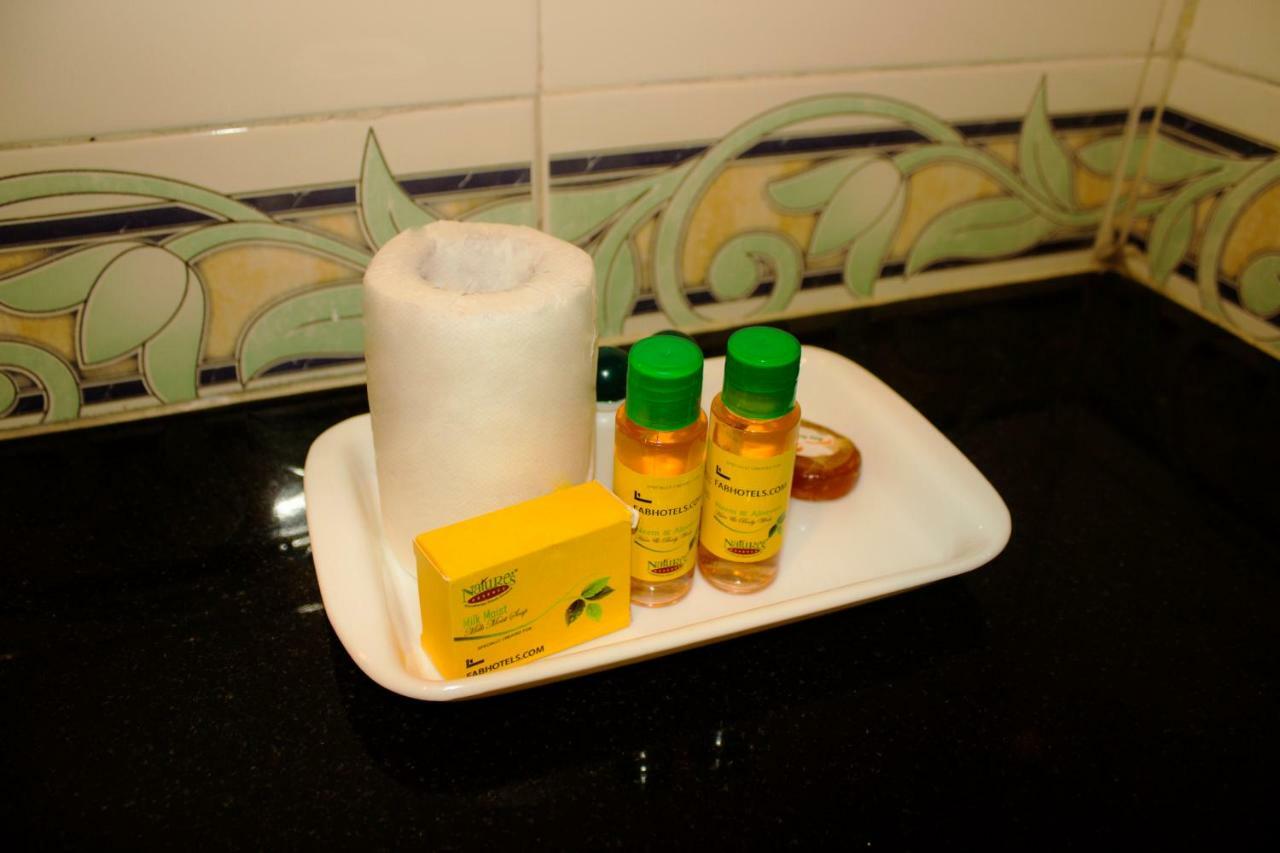 Fabhotel Shivangan Kolkata Airport - Fully Vaccinated Staff Экстерьер фото